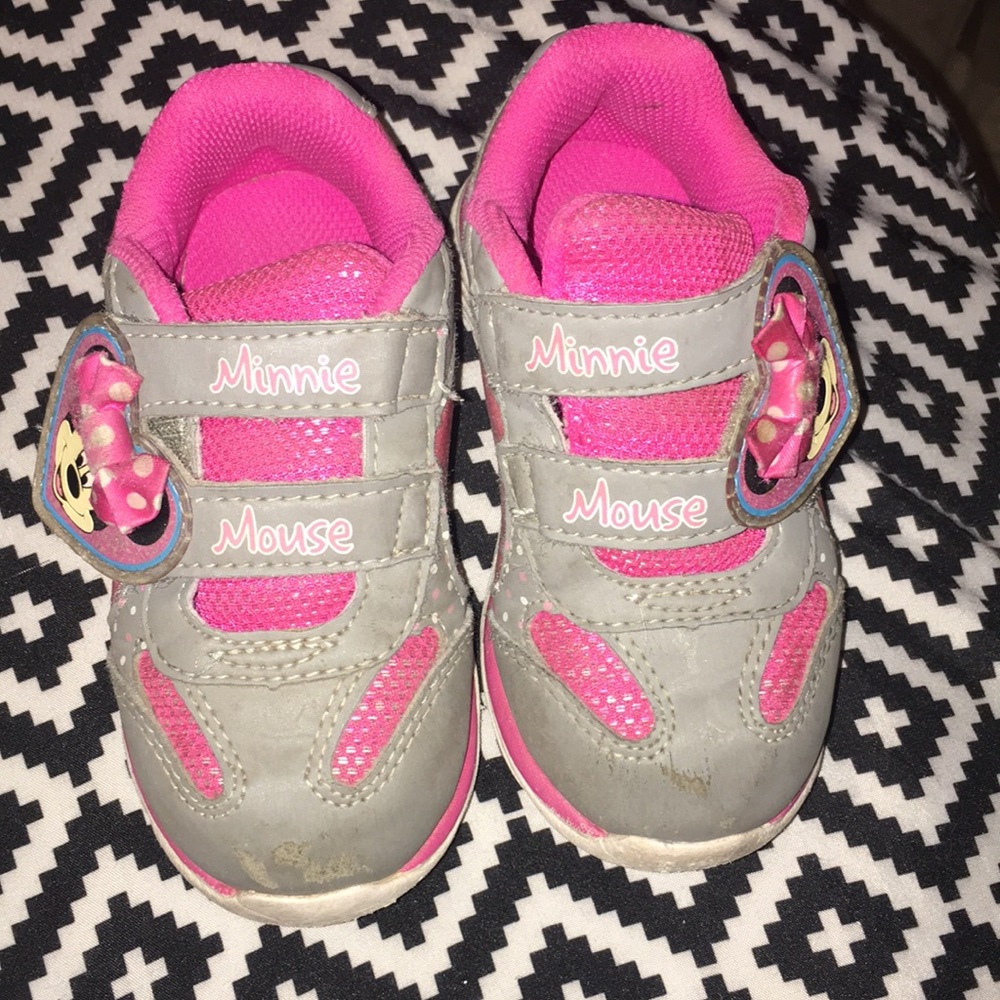 Minnie Mouse size 7 sneakers